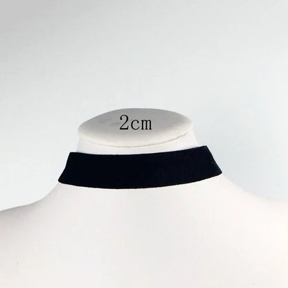 Soft Velvet Choker Necklace | Punk Gothic Heart Pendant Choker