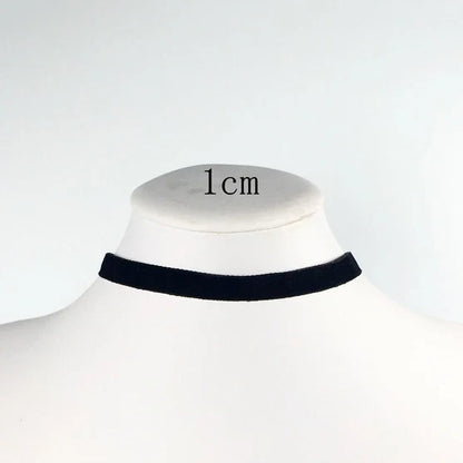Soft Velvet Choker Necklace | Punk Gothic Heart Pendant Choker