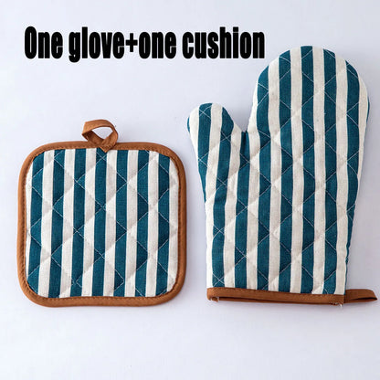 Anti Scald Oven Gloves Set | Cotton Lined Thick Kitchen Gloves with Red Checkered Design