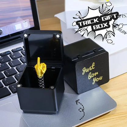 Middle Finger In A Box Out Of The Box Pop-up Middle Finger Gift Box Christmas Gift Boxs Novelty Creative Decor Gifts For Men Kid