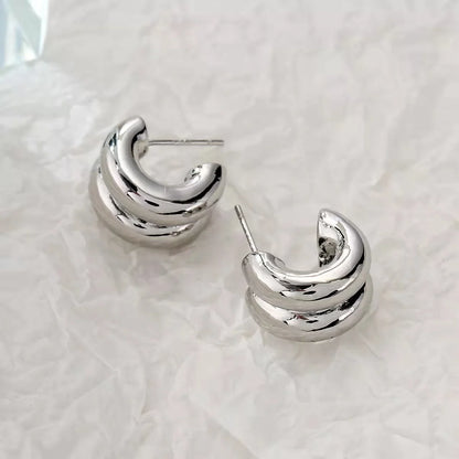 CARLIDANA Connected Double Ring CC Shape Gold Earrings | Stainless Steel PVD Gold Plated Stud Earrings