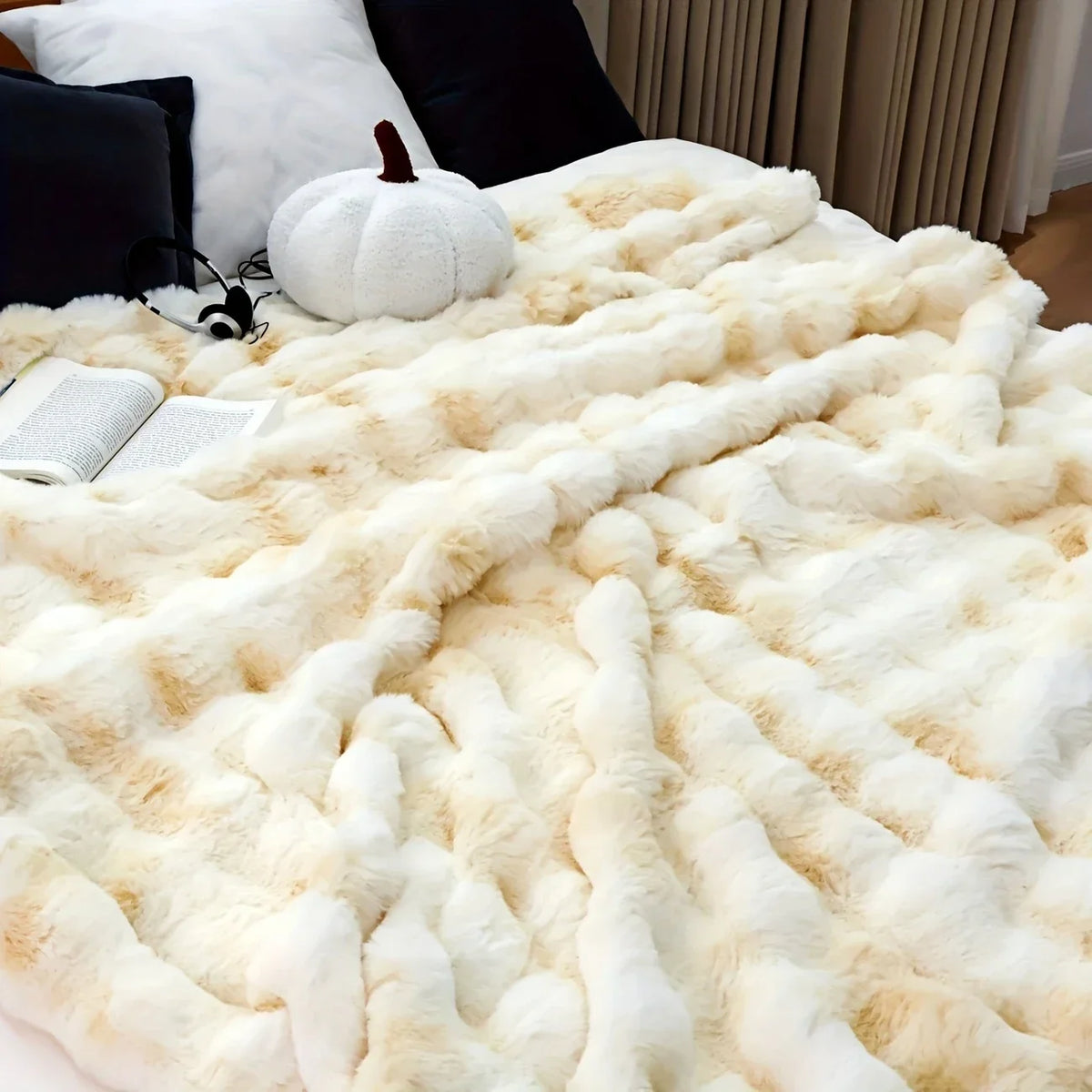 [Cozy|Faux Rabbit] Soft, Warm, 1pc Cozy Faux Rabbit Fleece Blanket | Throw for Bedroom, Guest Room, Living Room, Student Dormito