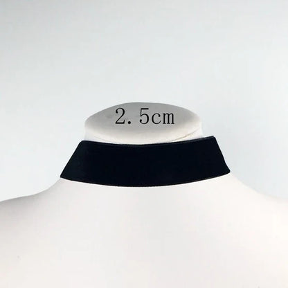 Soft Velvet Choker Necklace | Punk Gothic Heart Pendant Choker