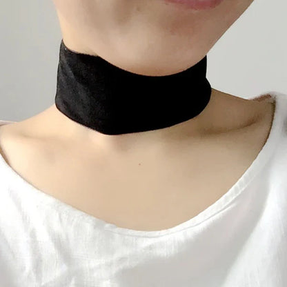 Soft Velvet Choker Necklace | Punk Gothic Heart Pendant Choker