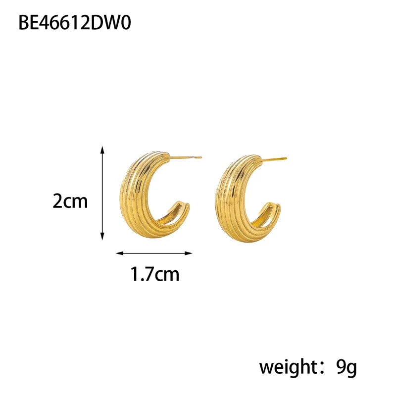 CARLIDANA Connected Double Ring CC Shape Gold Earrings | Stainless Steel PVD Gold Plated Stud Earrings