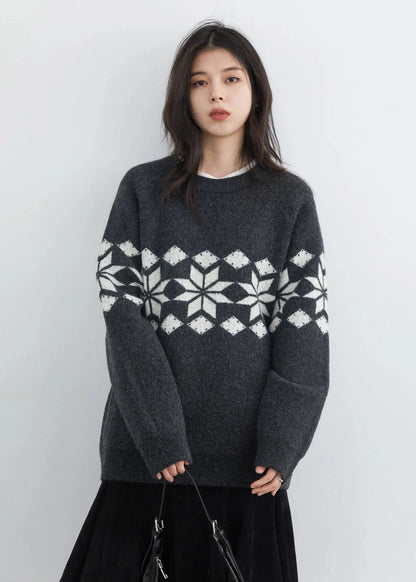 Snowflake Round Neck Knitted Pullover - Winter Jumper