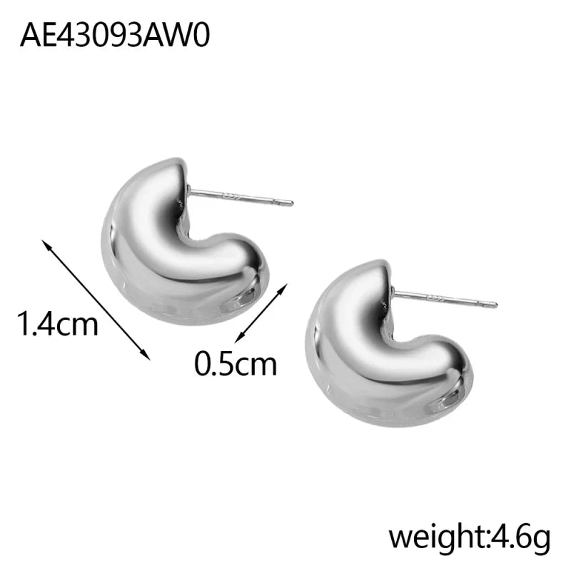 CARLIDANA Connected Double Ring CC Shape Gold Earrings | Stainless Steel PVD Gold Plated Stud Earrings