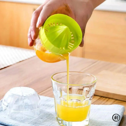 Manual Citrus Juicer with Lid | No Mess Lemon Squeezer for Fresh Juice